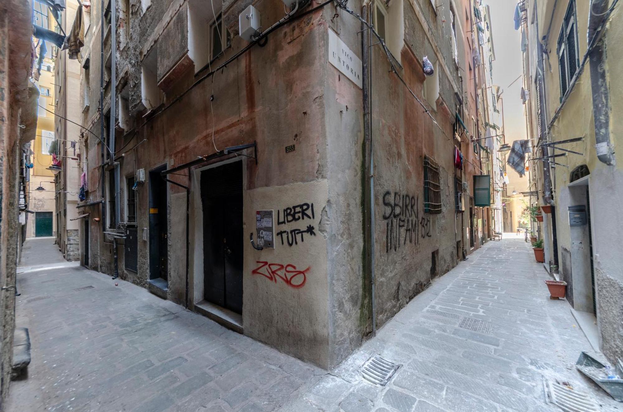 Castelli'S Apartments Campo 8 Genoa Exterior photo